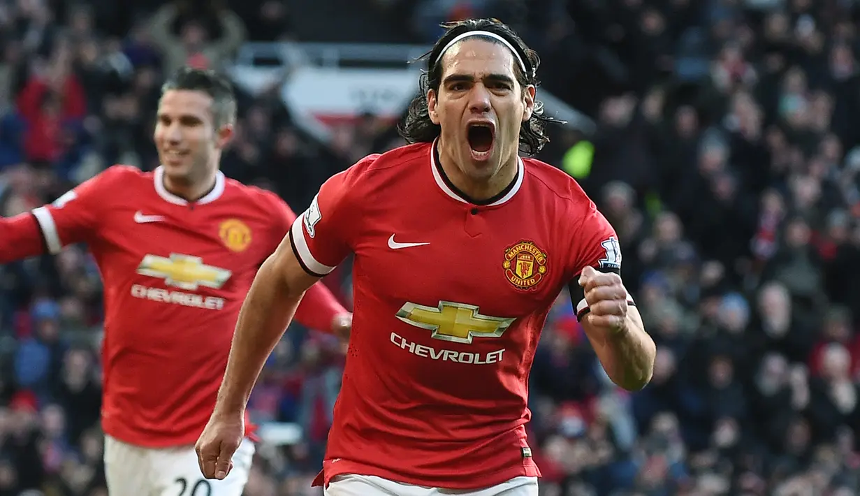 Manchester United mendatangkan Radamel Falcao sebagai pinjaman dari AS Monaco pada awal musim 2014/2015. Hanya bertahan semusim bersama Setan Merah, ia tampil dalam 29 laga di semua ajang dengan torehan 4 gol dan 5 assist. (AFP/Paul Ellis)
