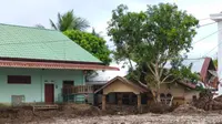 Warga Pidie Jaya Bingung Bersihkan Lumpur Tebal di Rumah Mereka: Tenaga Sudah Habis, Bayar Orang Tak Punya Uang