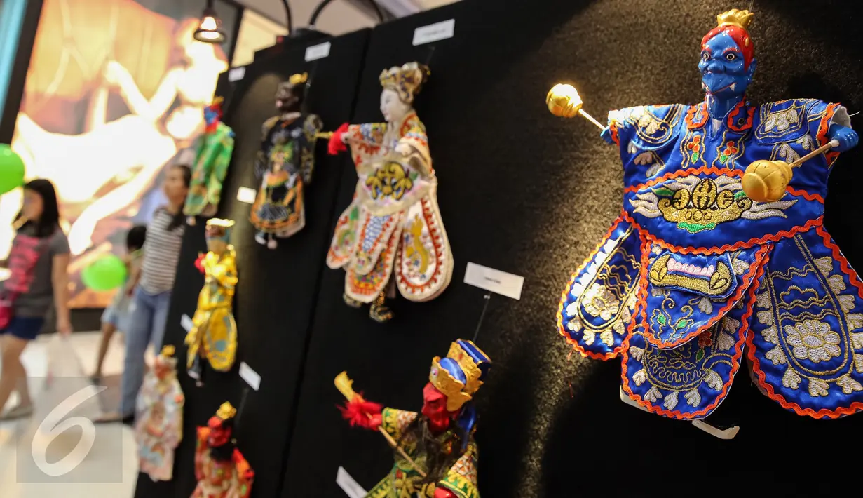Wayang Potehi yang dipamerkan di Lippo Mall Puri, Jakarta Barat, (21/01).  Wayang Potehi  merupakan salah satu jenis wayang khas Tionghoa yang berasal dari Tiongkok bagian selatan. (Liputan6.com/ Fery Pradolo)