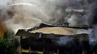 Pedagang Pasar Senen Histeris Tokonya Ludes Terbakar