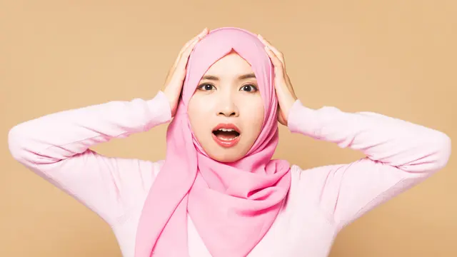 Rambut Bau pada Hijaber Sering Bikin Minder, Cari Tahu Penyebab dan Cara Mengatasi yang Tepat!