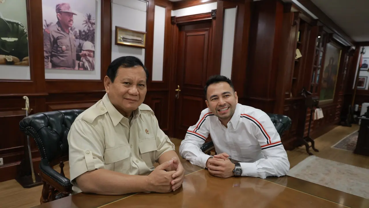 Artis sekaligus Pengusaha Raffi Ahmad mengunjungi kantor Menteri Pertahanan Prabowo Subianto di Jalan Medan Merdeka Barat, Gambir, Jakarta Pusat, Senin (31/7/2023).