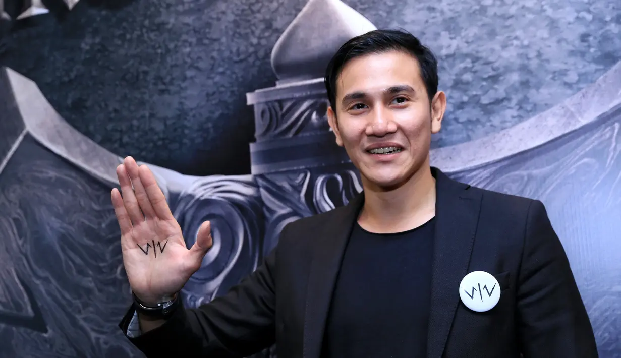 Meski digarap standar hollywood, bukan berarti keluar dari cerita aslinya novel karya Bastian Tito, Ayah pemeran Vino G Bastian. Hal itu diungkapkan oleh produser film Wiro Sableng 212, Sheila Timothy. (Adrian Putra/Bintang.com)