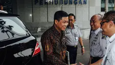 Menteri Perhubungan Ignasius Jonan meninjau kantor Kementerian Perhubungan, Jakarta, (27/10/2014). (Liputan6.com/Faizal Fanani)