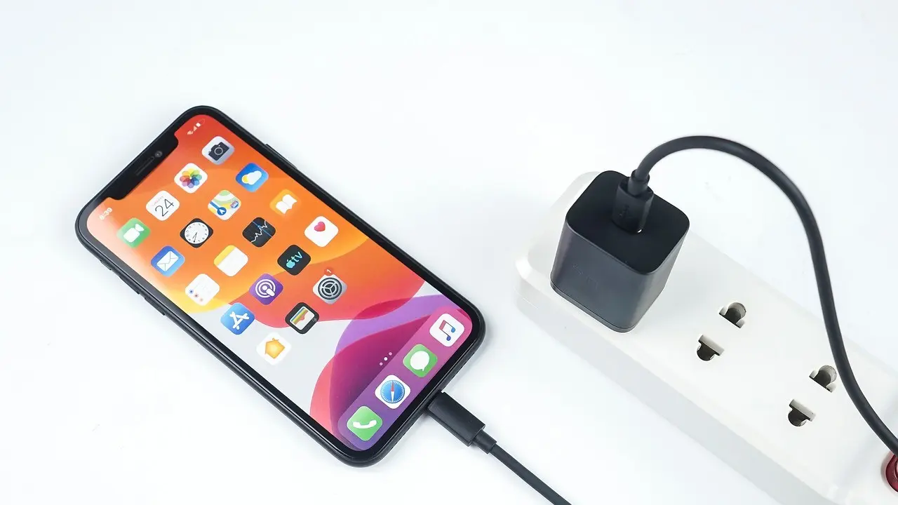 cabut charger handphone