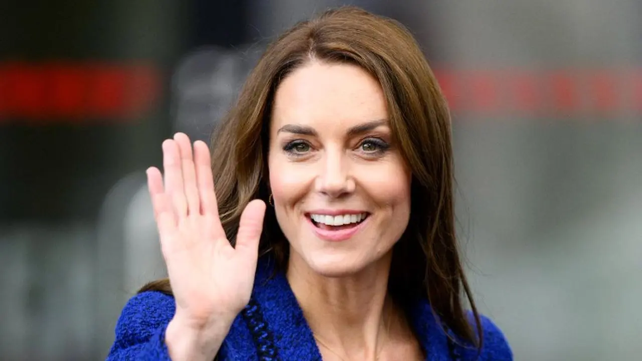 Kate Middleton Tampil Elegan Pakai Blazer Lama Keluaran Tahun 90-an, Harganya Nyaris Rp100 Juta