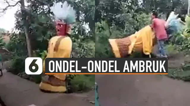 Ada saja tingkah pemain ondel-ondel satu ini.