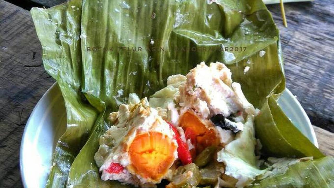 Botok Telur Asin, Sajian Nikmat Khas Kabupaten Demak