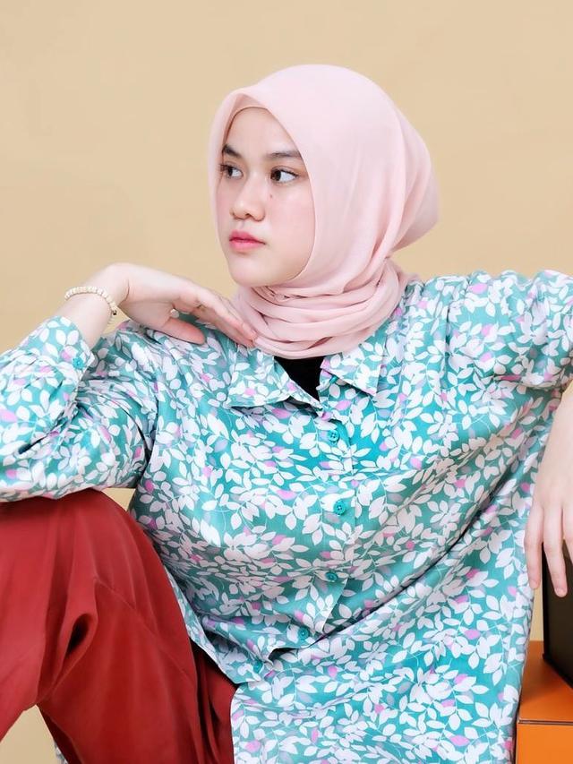 7 Pemotretan Uty Bonita Eks JKT48 dengan Berbagai Tema Ini Menawan
