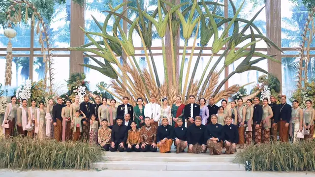 6 Potret Kebaya Para Menantu Keluarga Cendana di Pernikahan Darma Mangkuluhur