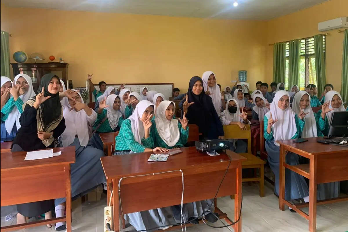 Kementerian Komunikasi dan Informasi (Kemenkominfo) berkolaborasi dengan Gerakan Nasional Literasi Digital (GNLD) Siberkreasi mengadakan webinar berisikan pelatihan Literasi Digital sektor pendidikan.