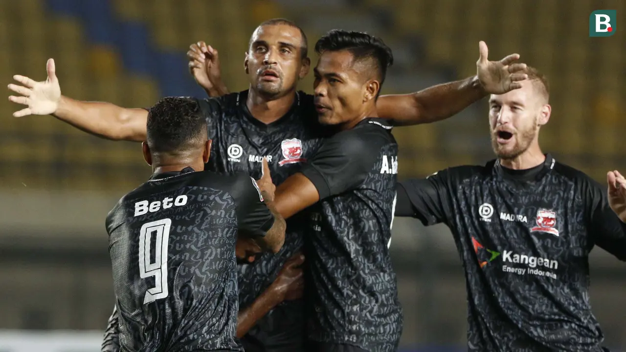FOTO: Madura United Geser PS Sleman usai Bermain Imbang 1-1 dengan Persela Lamongan - Bruno Da Silva Lopes; Tim Madura United