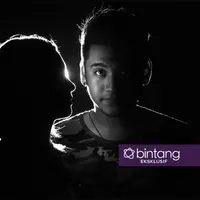 Jatuh cinta pada pandangan pertama, itulah pasangan  Giorgino Abraham dan Angela Gilsha mengawali kisah cintanya. Meski Gino hanya melihatnya dari foto di media sosial. (Adrian Putra/Bintang.com)