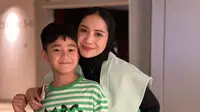 Sepekan terakhir potret Rafathar Malik Ahmad bertebaran di jagat maya. Anak sulung Raffi Ahmad itu kini beranjak ABG dan kerap tampil gaya. Seperti apa? (Foto: Dok. Instagram @raffinagita1717)