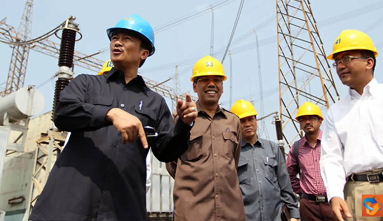 Citizen6, Gandul: Menjelang hari saat Idul Fitri 1433 H tiba dan sesudahnya diperkirakan pasokan listrik tetap aman. Kurva beban puncak pada saat libur lebaran cenderung mengalami penurunan dari biasanya. (Pengirim: Agus Trimukti)