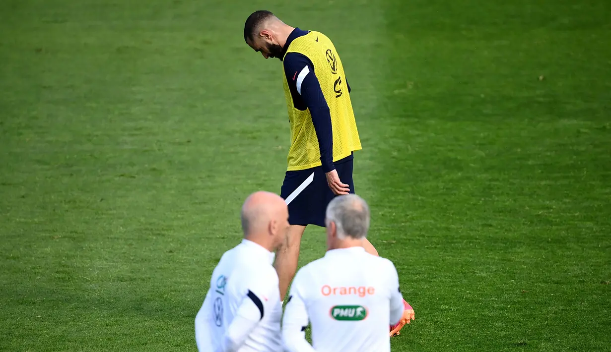 Comeback Benzema ke timnas Prancis ini begitu dinantikan oleh para pendukung Tim Ayam Jantan. Mereka tentu berharap Benzema bisa mengulangi performa apiknya bersama Madrid di timnas Prancis. (Foto: AFP/Franck Fife)