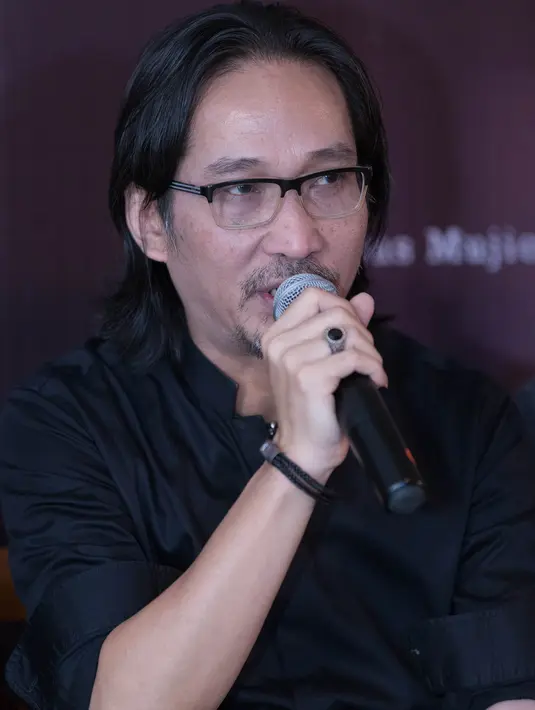 Demi semakin meriahnya acara konser, 2D juga menggandeng penyanyi era 80-an, Trie Utami dan Mus Mujiono. (Dezmond Manullang/Bintang.com)