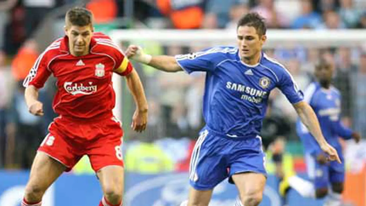 Steven Gerrard vs Frank Lampard (© AFP 2009)