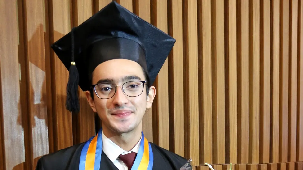 [Bintang] Omar Daniel Wisuda