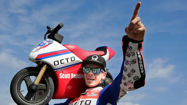 Ketika Pembalap MotoGP Adu Cepat Dengan Motor Mini