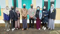 6 mahasiswa  terjun ke daerah Terdepan, Terpencil dan Tertinggal (3T) di  SD Islam Terpadu Al Hidayah Dusun Manggis, Desa Tiris, Kecamatan Tiris, Kabupaten Probolinggo. (Dian Kurniawan/liputan6.com)