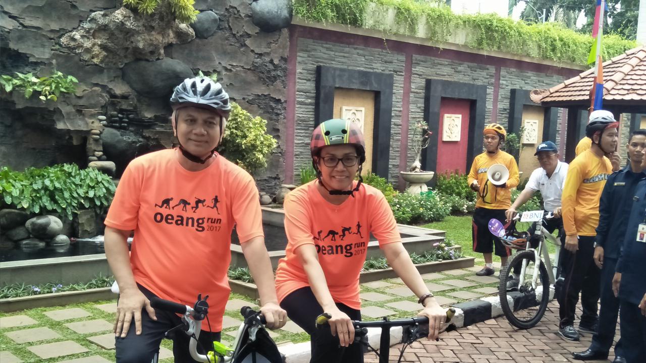 Sri Mulyani bersepeda santai rayakan Hari Oeang (Foto: Deny Liputan6.com)
