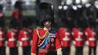 Pangeran William melaksanakan Colonel's Review di Horse Guards Parade di London pada 10 Juni 2023 menjelang Parade Ulang Tahun Raja Charles III. (ADRIAN DENNIS / AFP)