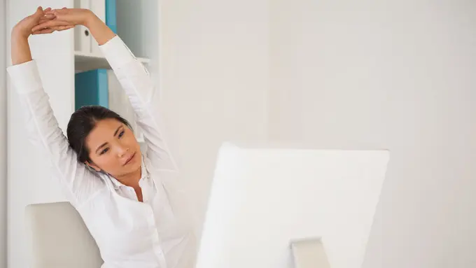 Kiat Efektif Atasi Pegal saat di Kantor