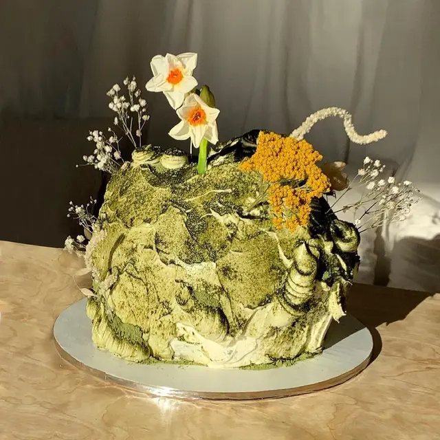Inspirasi bunga asli untuk dekorasi kue. (Sumber: Instagram/steinkampf_flower_cakes)