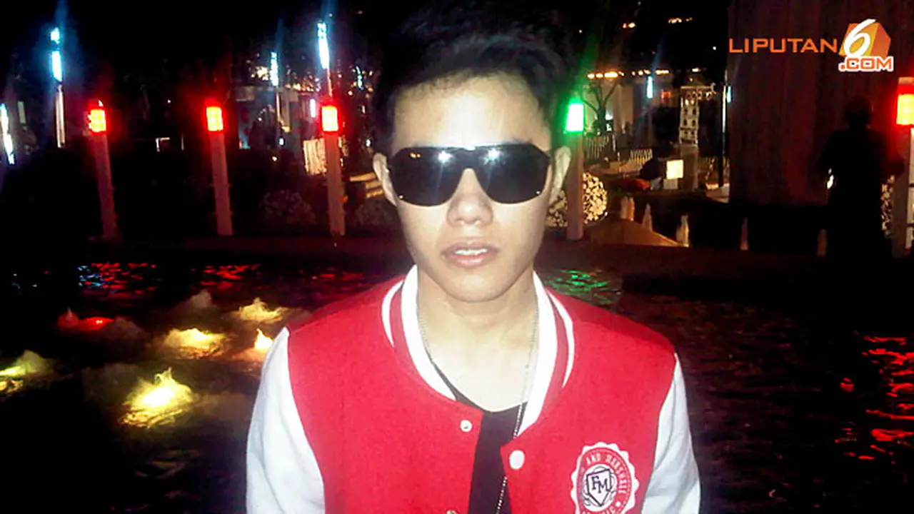 riza-abbas-130726c.jpg