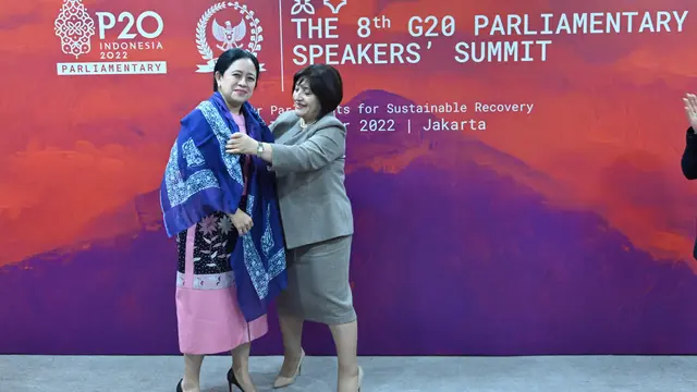 Ketua DPR RI Puan Maharani bersama dengan Speaker of the National Assembly/Chair of the Milli Majlis of the Republic of Azerbaijan atau Ketua Majelis Nasional Azerbaijan, Sahiba Gafarova. (Dok: DPR RI-P20)