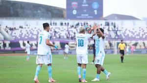 Sementara, PSBS Biak yang sempat unggul terlebih dahulu lewat Rgol Ruyery Blancos pada menit 45+1. Tampak dalam foto, pemain PSBS Biak merayakan gol yang dicetak Rgol Ruyery Blancos pada laga pekan ke-21 BRI Super League 2025/2026 melawan Persita di Stadion Indomilk Arena, Tangerang, Banten, Senin (16/2/2026). (Bola.com/M Iqbal Ichsan)