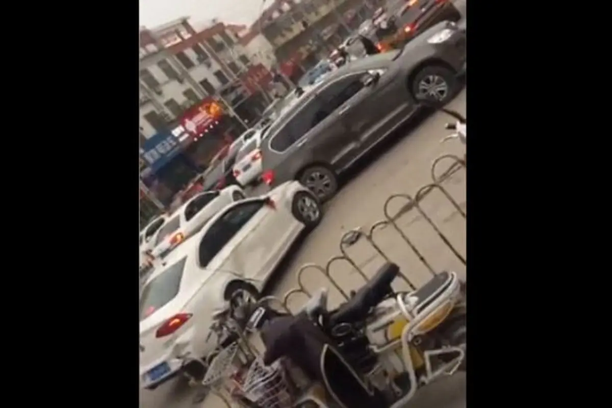 Tabrkan mobil