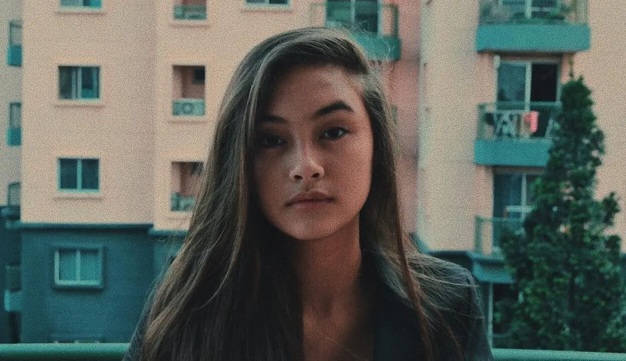 Selain di dunia hiburan, Caitlin juga membuat puluhan video di YouTube. (foto: instagram.com/caitlinhalderman)