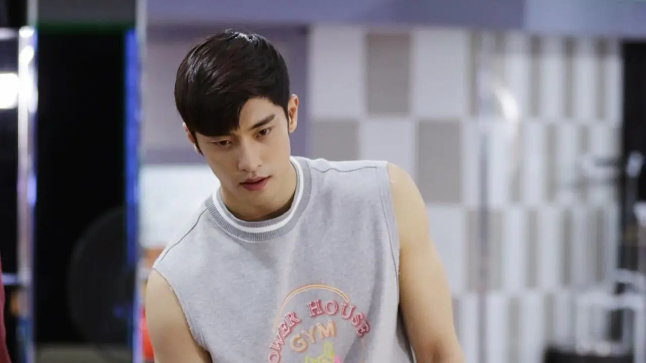 Pesona Sung Hoon bintang Woori the Virgin saat olahraga (Foto: Instagram @sunghoon1983)