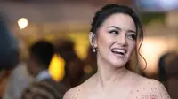 Ririn Ekawati di Indonesia Fashion Week 2018. (Foto: Adrian Utama Putra)