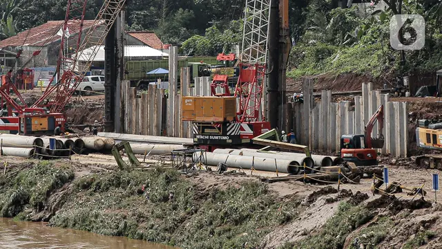 Pembangunan Saringan Sampah di Sungai Ciliwung
