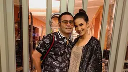 Pasangan ini selalu terlihat sangat romantis bahkan keromantisan mereka bagaikan remaja yang masih pacaran. (Liputan6.com/IG/@duma_riris)