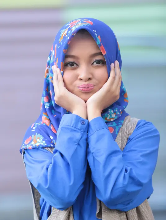 Perempuan asal Garut 19 tahun ini, berharap bisa lolos. Setelah itu, ia mengaku akan melanjutkan pendidikannya. Ia berseloroh kalau tidak lolos pulang ke Garut. (Adrian Putra/Bintang.com)