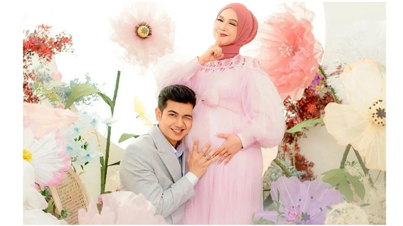 Jelang Melahirkan, Ini 6 Potret Maternity Shoot Ria Ricis dan Teuku Ryan
