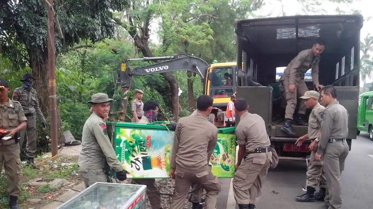 Pembongkaran Lapak PKL di Bogor