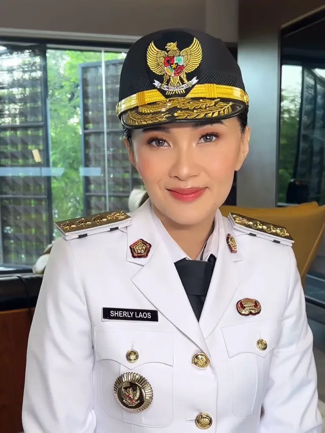 Sherly Tjoanda Gubernur Maluku Utara saat Pelantikan Kepala Daerah. [@byisabellefarradiva]