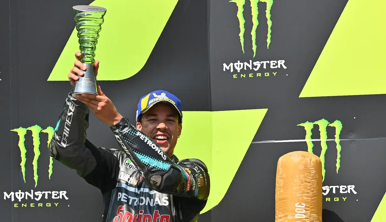 4. Pembalap Petronas Yamaha, Franco Morbidelli, berhasil finis di urutan ke dua balapan MotoGP Republik Ceska di Sirkuit Brno, Minggu (9/8/2020). Hasil tersebut membuat Morbidelli menempati posisi empat klasemen dengan 31 poin. (AFP/Joe Klamar)