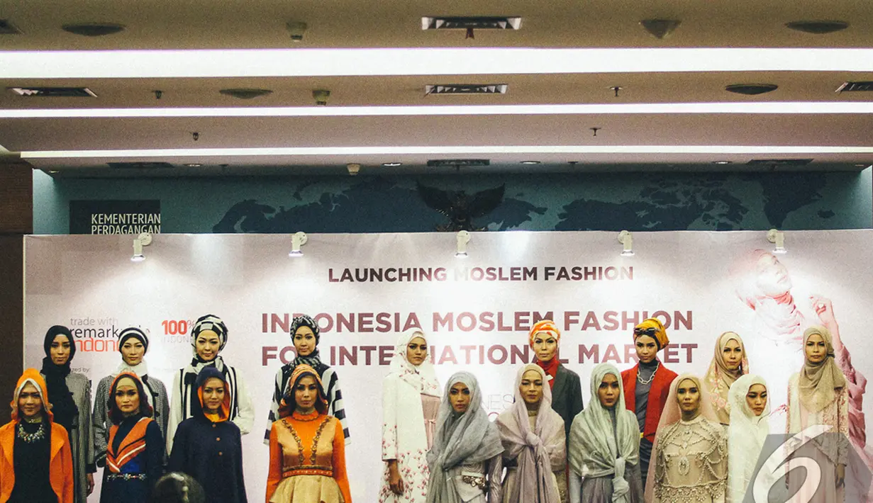 Indonesia Moslem Fashion akan diramaikan oleh desainer-desainer fashion muslim ternama Indonesia seperti Deden Siswanto, Itang Yunas, Irna Mutiara dan Hannie Hananto, Jakarta, Rabu (29/10/2014). (Liputan6.com/Faizal Fanani)