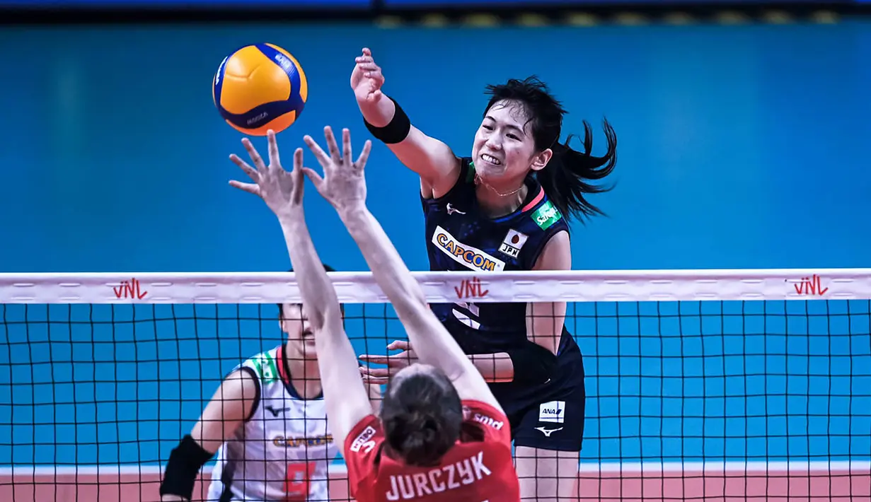 Jepang. Tim putri Jepang menempati peringkat ke-5 di klasemen akhir babak penyisihan dengan mengoleksi 8 kemenangan dari 12 laga dan memperoleh 25 poin. Di babak perempatfinal tim putri Jepang akan menghadapi Brasil, 13 Juli 2022. (Dok. Volleyballworld)