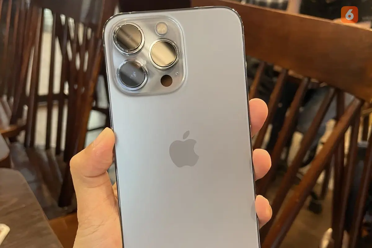 iPhone 13