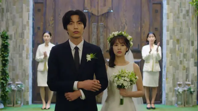 8 Inspirasi Wedding Dress Minimalis Romantis dari Drama Korea (4)