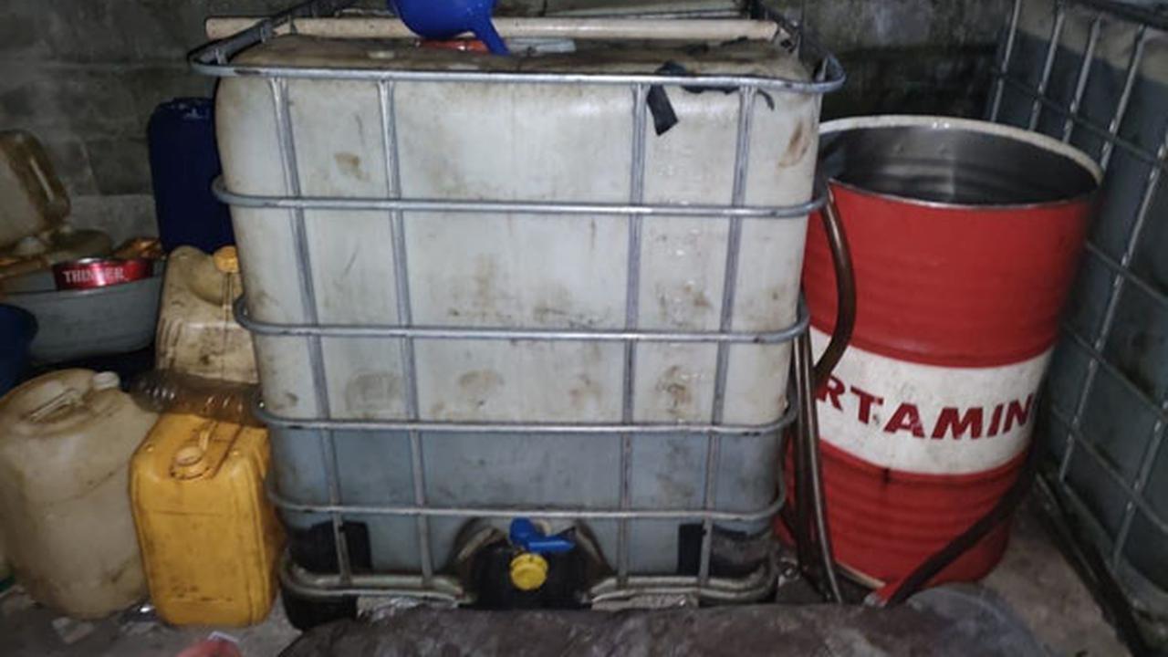 Barang butki berupa BBM bersubsidi jenis solar yang diamankan aparat Polda Sulut.