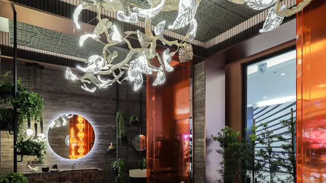 Desain Anthurium menonjolkan perpaduan alam dan seni.