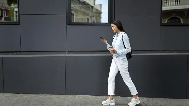 4. Bergerak Lebih Banyak, Duduk Lebih Sedikit [Dok/freepik.com]